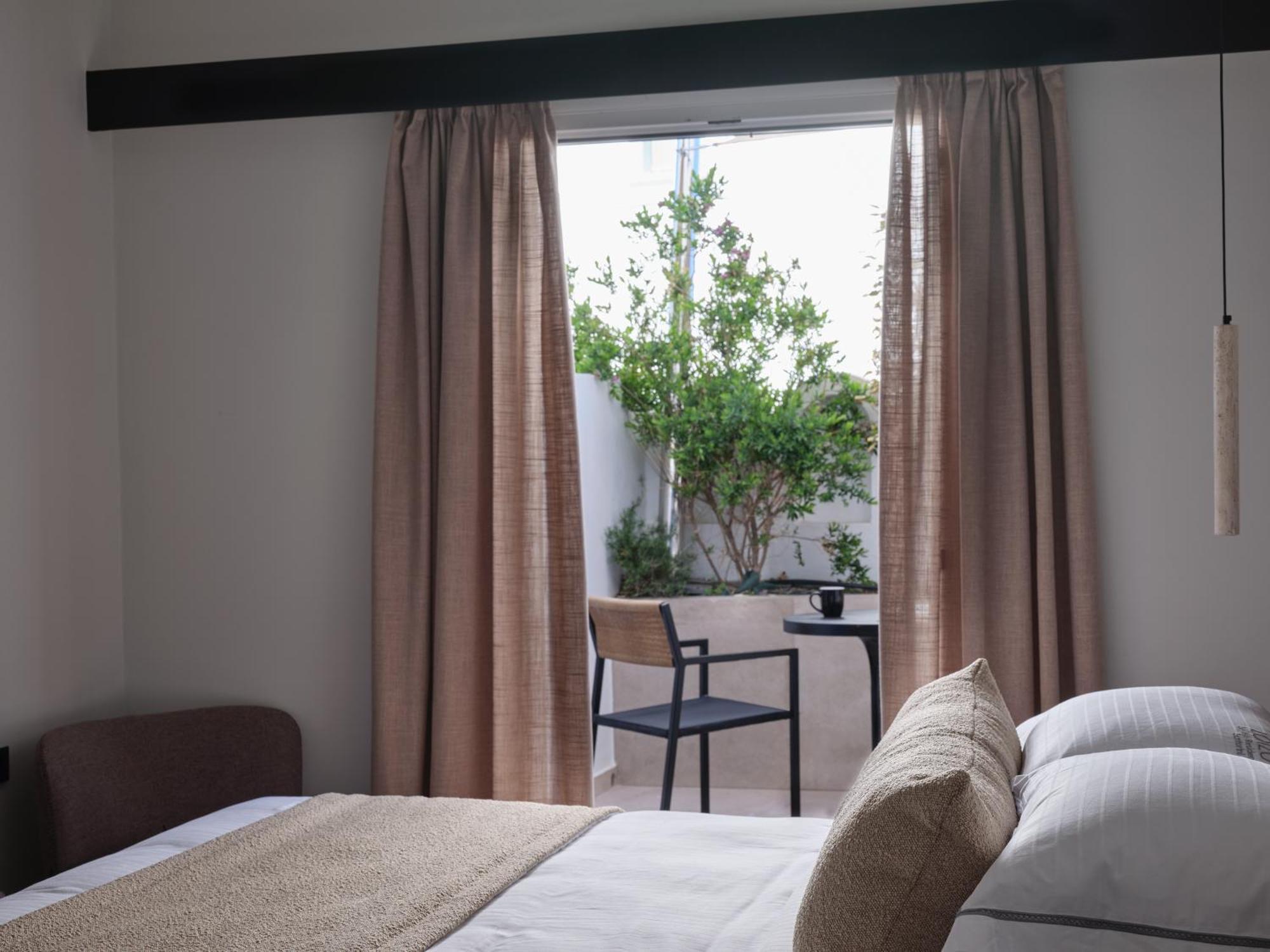 Loizos Stylish Residences Фіра Екстер'єр фото